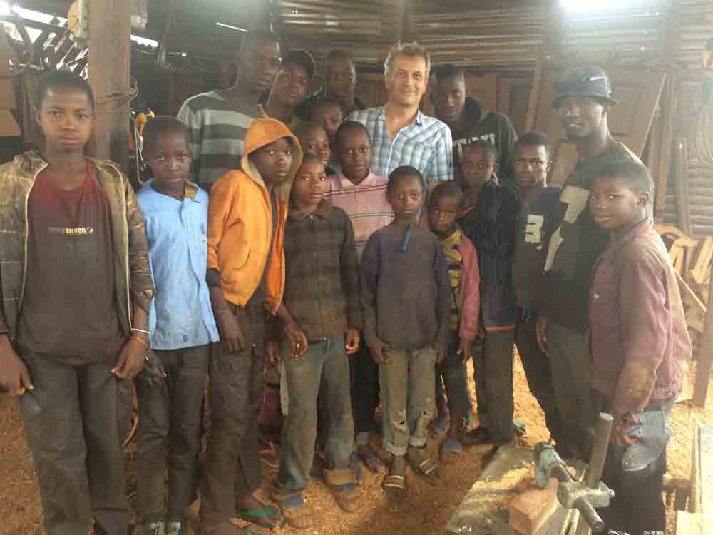 Formation en Guinée – atelier menuiserie